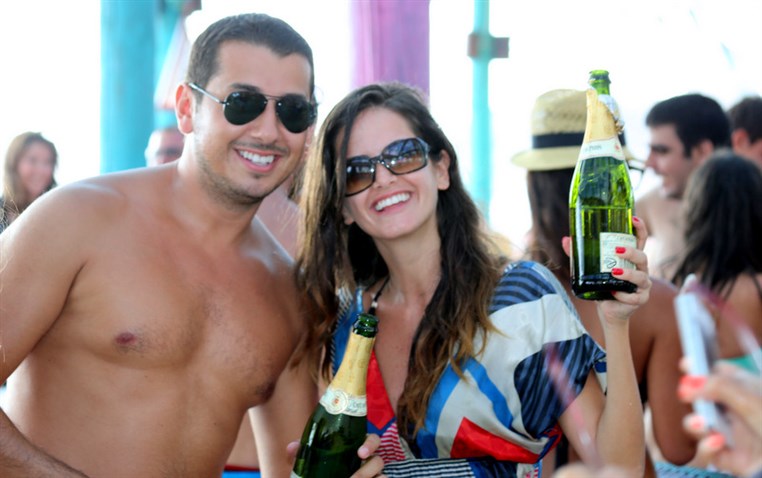 Edde Sands Champagne Shower